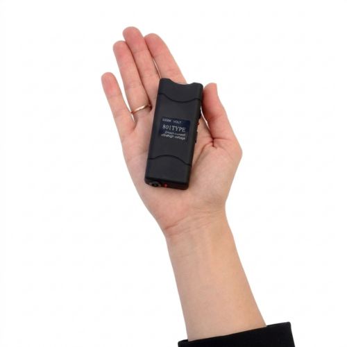 Electroshock Táctico con Linterna - 5000K de potencia para tu seguridad real