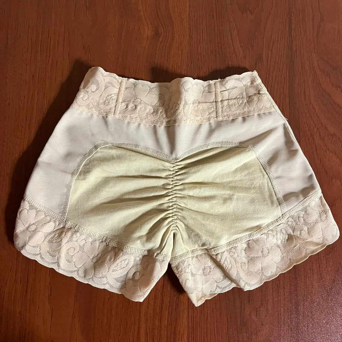 Short Faja Levanta Glúteos